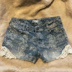 Epic Threads Girls Size 10 White Lace Denim Shorts Trendy Cute Summer bottoms